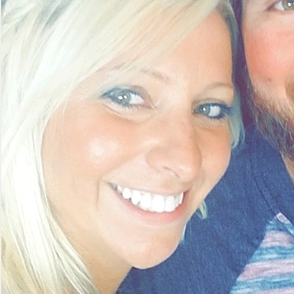 Meet your Posher, Ayla - Picture 1 of 1